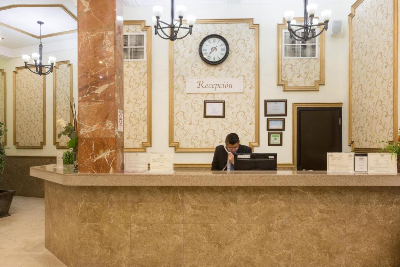 Hotel Victoria Mérida Exterior foto Reception desk at a hotel